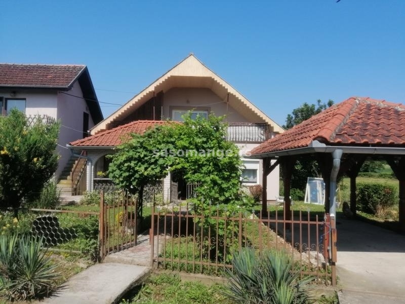 Kuća, Latković, Ljig, 275 m2