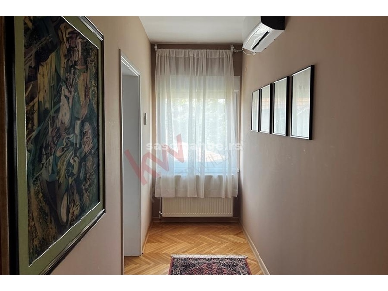 Kuća, Bulevar JNA, izuzetno održavana, sa letnjikovcem, 450m2, na 8,8 ari placa