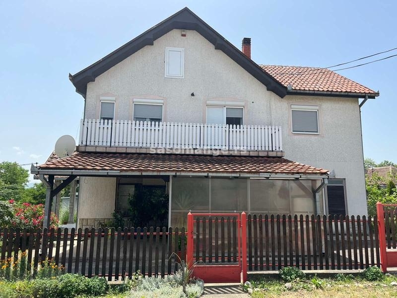 Prodajem kucu u opštini Čačak, 170m2 u selu Gornja Gorevnica, na regionalnom putu Valjevo - Čačak