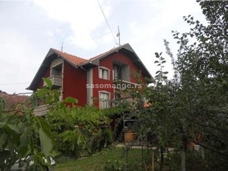 Agencija za nekretnine Maksimović prodaje kuću u Šumicama