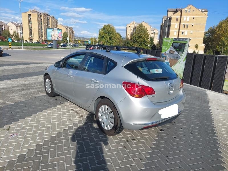 Opel Astra J 1.6 eco flex