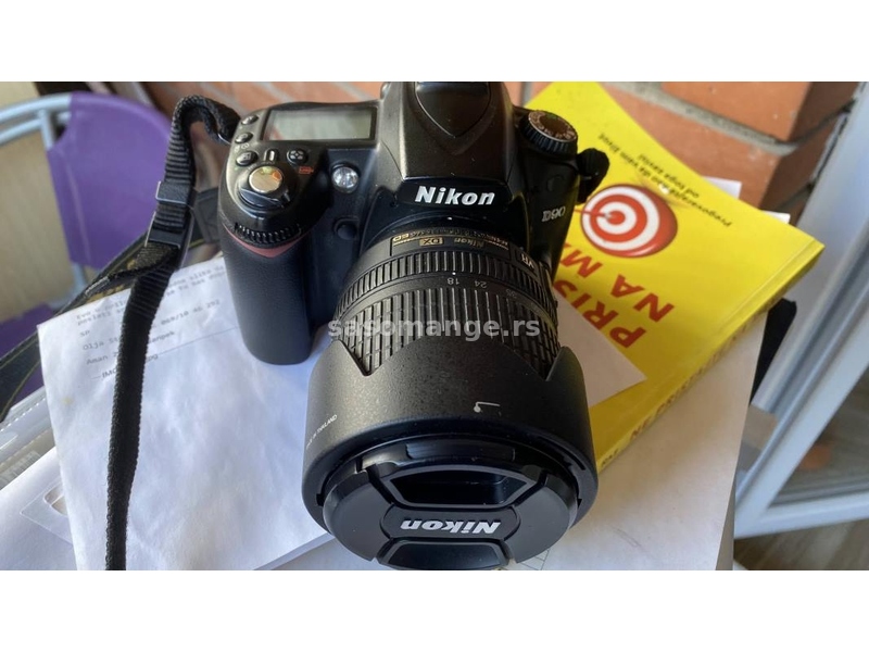 Nikon D90 sa Nikon 18-105mm 3.5-5.6 VR