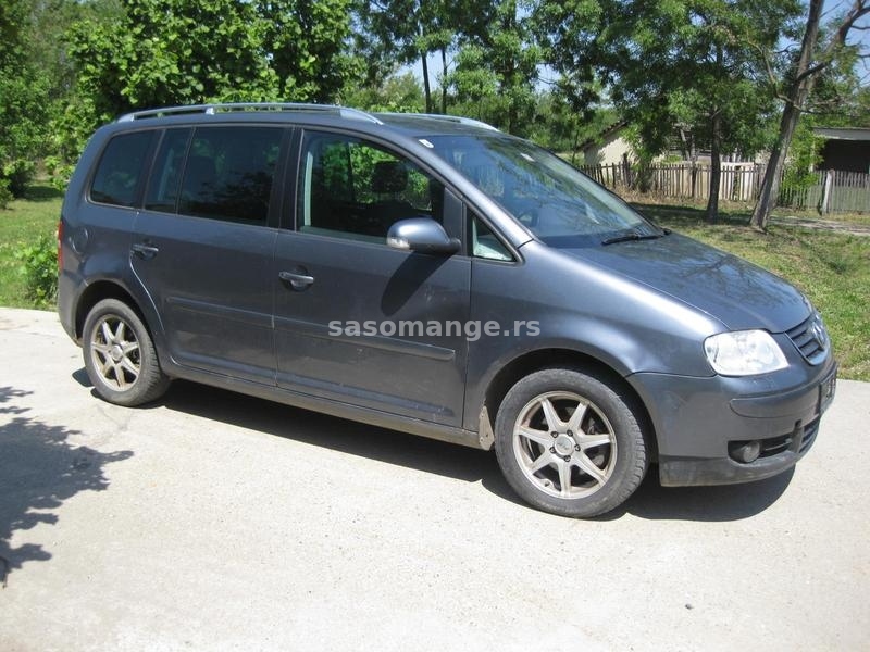 Touran 1.9 tdi 74 kw kompletan auto u delovima............