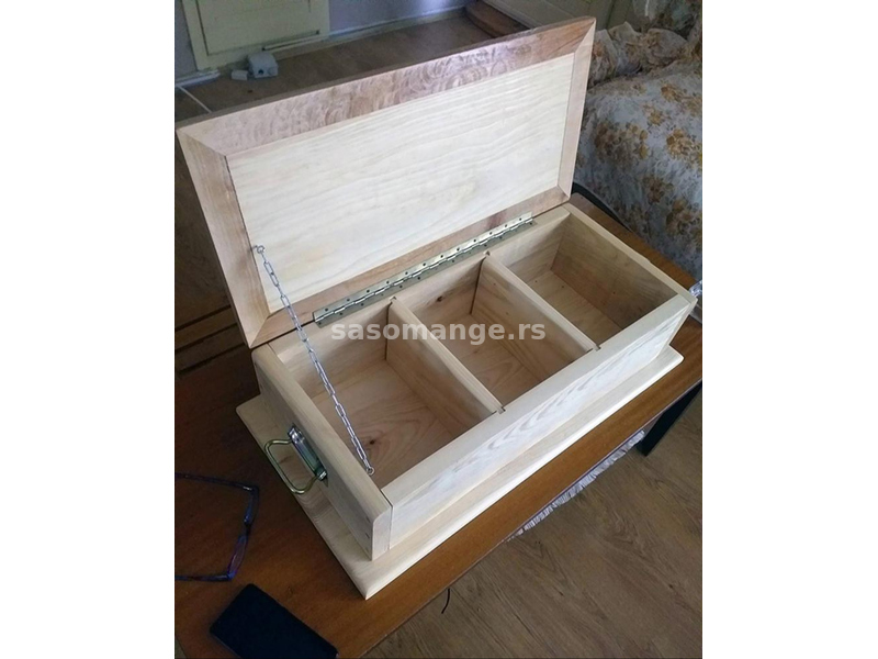 Ručno rađeni drveni sanduk za escajg, dokumenta i sl