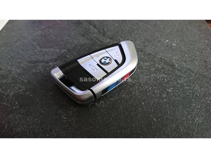 NOVO BMW kljuc G serija 3 tastera SIVI