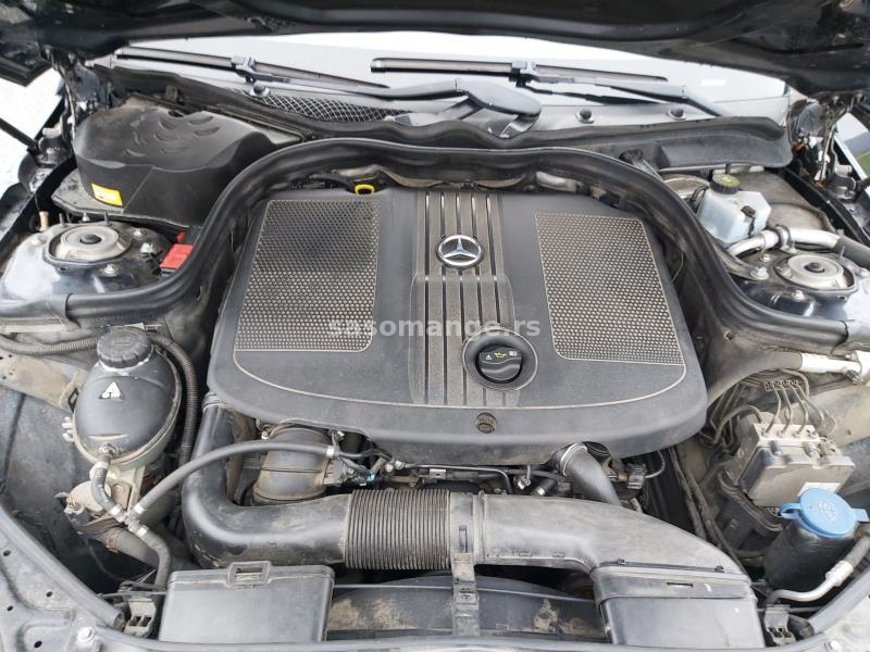 Mercedes E 200 100 KW 2013 god kao nov. 6 brzina ručni menjač