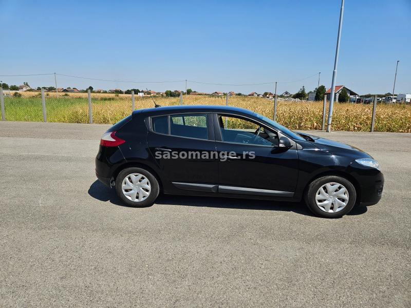 Reno Megan 1.5 dci 2012g 81kw 6 brzina, odlican auto.