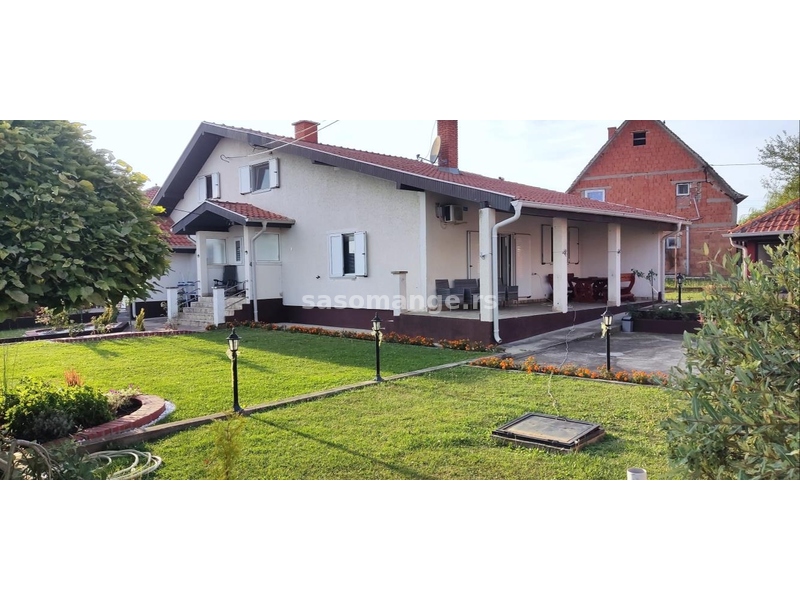 Barajevo, Lisović, kuća na 19 ari sa garažom + pp sa proizvodnim halama ..