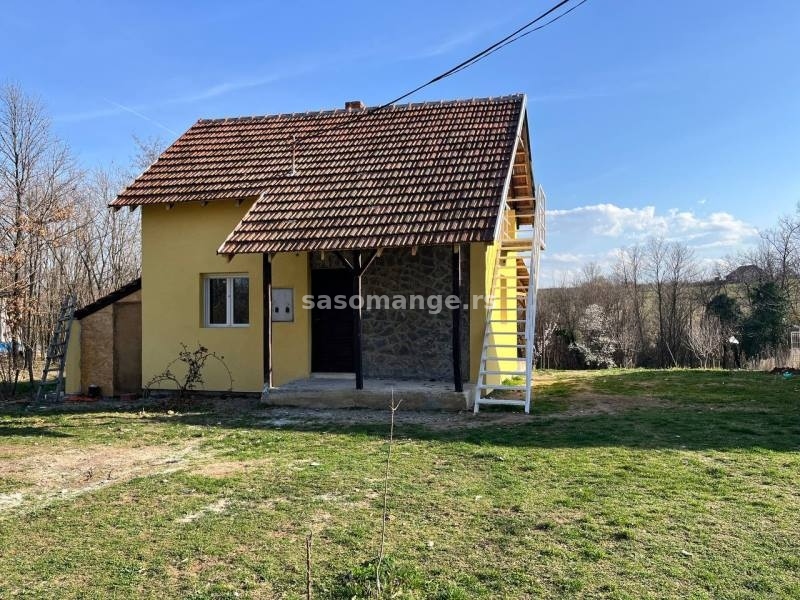 Prodaje se kuća u naselju Banja kod Aranđelovca.