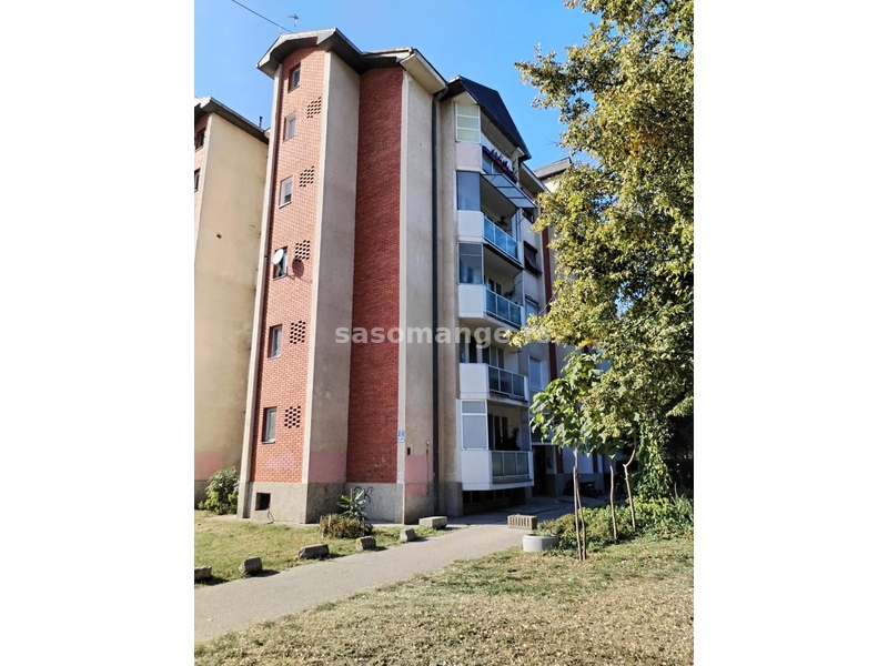 Trosoban stan na prodaju, Strelište-Jagodina, 44800 eura, 63m