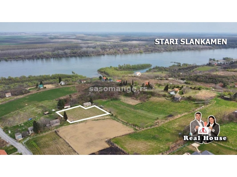 Plac u Slankamenu-pogled na Dunav i lepa pozicija