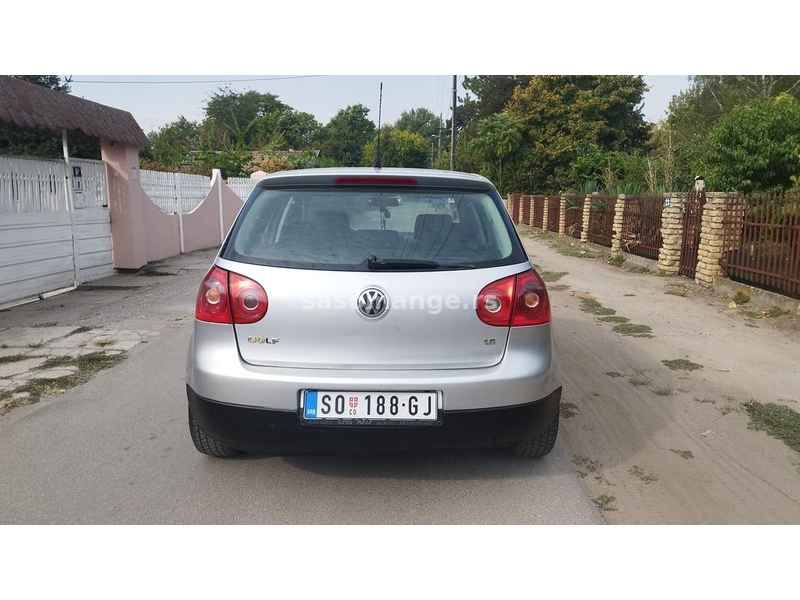 Volkswagen Golf 5 1.6 8v TNG