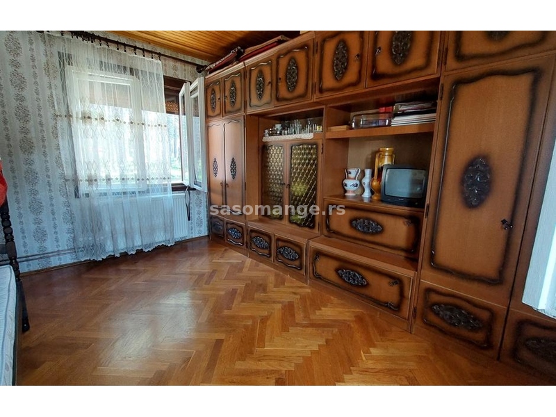 Prodajem stan u centru Zlatibora, kod hotela Palisad.