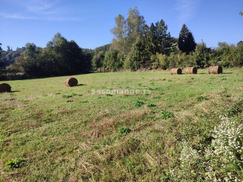 Rogača plac na odličnom mestu pored reke