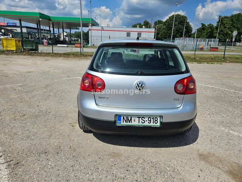 Golf 5 stranac 1.9 TDI 66kw 2005god malo od leda po haubi