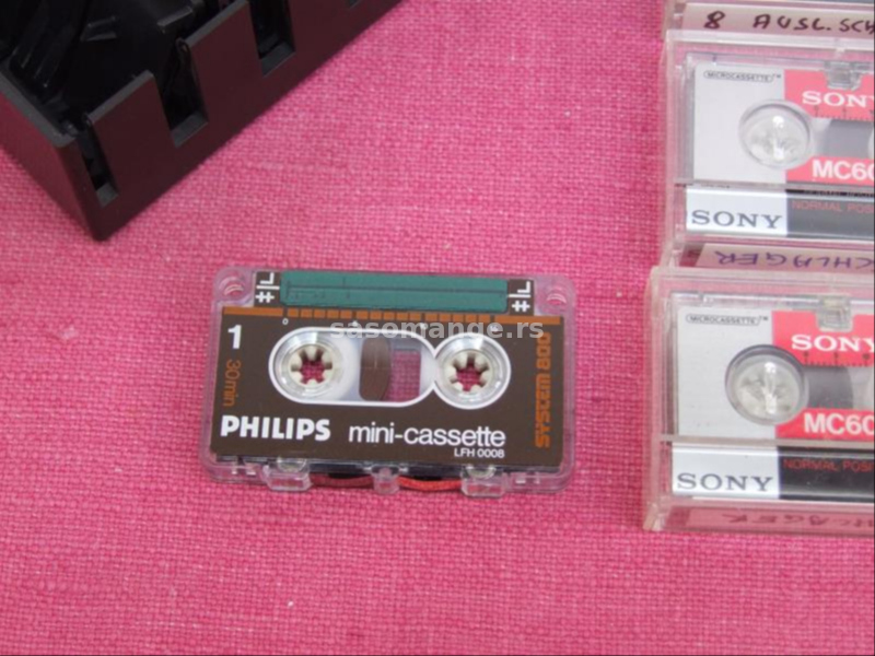 Mini Cassette / Micro Cassette i stalaci za drzanje