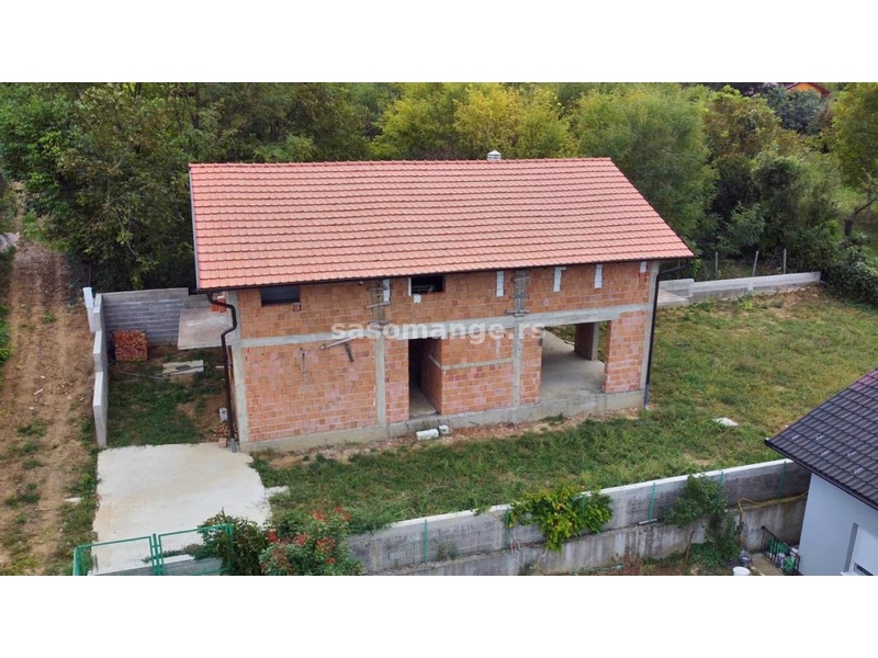 Kuća u izgradnji na Čardaku-Sresmaka Kamenica