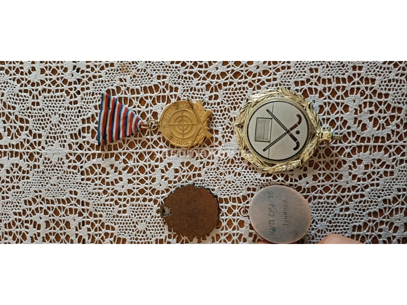 Medalje Brosevi Figure