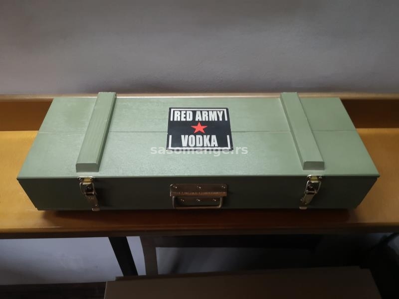 Skupocena RED ARMY vodka u originalnom pakovanju