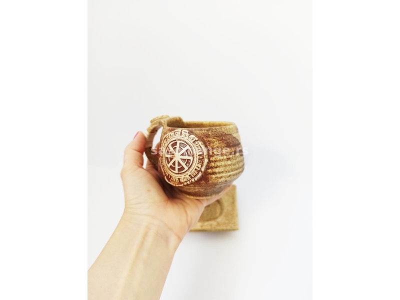 Šolje od kamenine, model 4: kolovrat, drvo života, ruke boga, rozeta, perunika