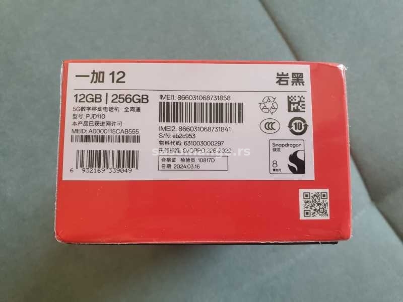 OnePlus 12 12/256gb crni