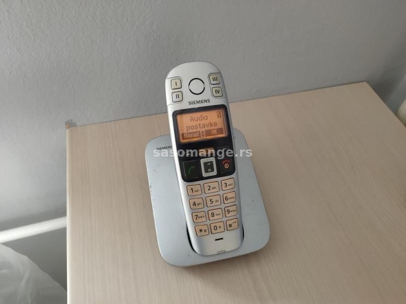 Siemens bezicni telefon sa krupnim brojevima.