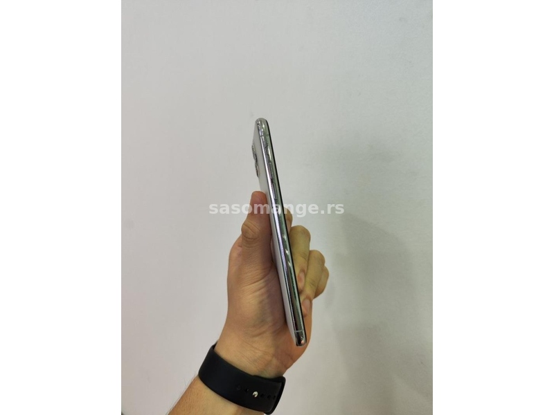 iPhone 11 Pro Max Silver 100% Baterija - Poklon Punjač!