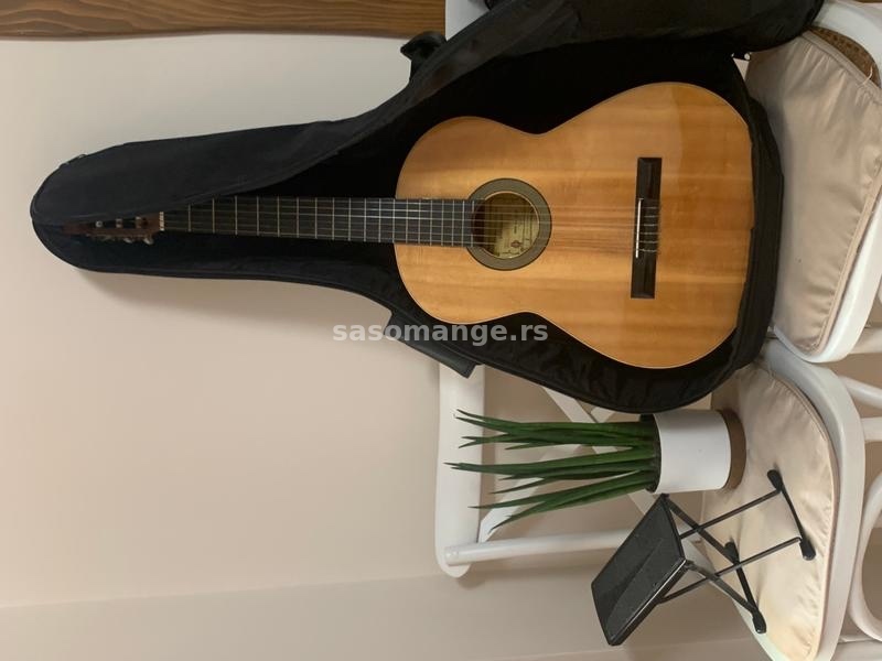 Akustična gitara Alhambra