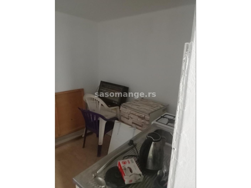 MANJA SUPER RENOVIRANA i LEPO UREDJENA KUĆA u KULI. CENA:32.000,-EUR