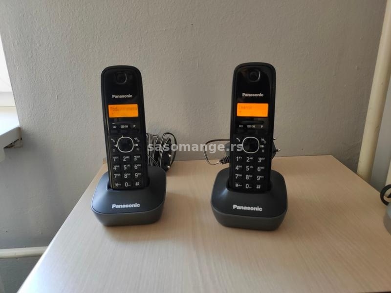 Panasonic bezicni telefon sa 2 slusalice KxTg1611fx.