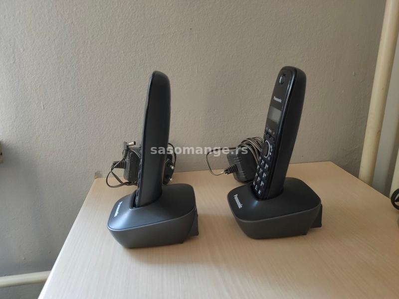 Panasonic bezicni telefon sa 2 slusalice KxTg1611fx.