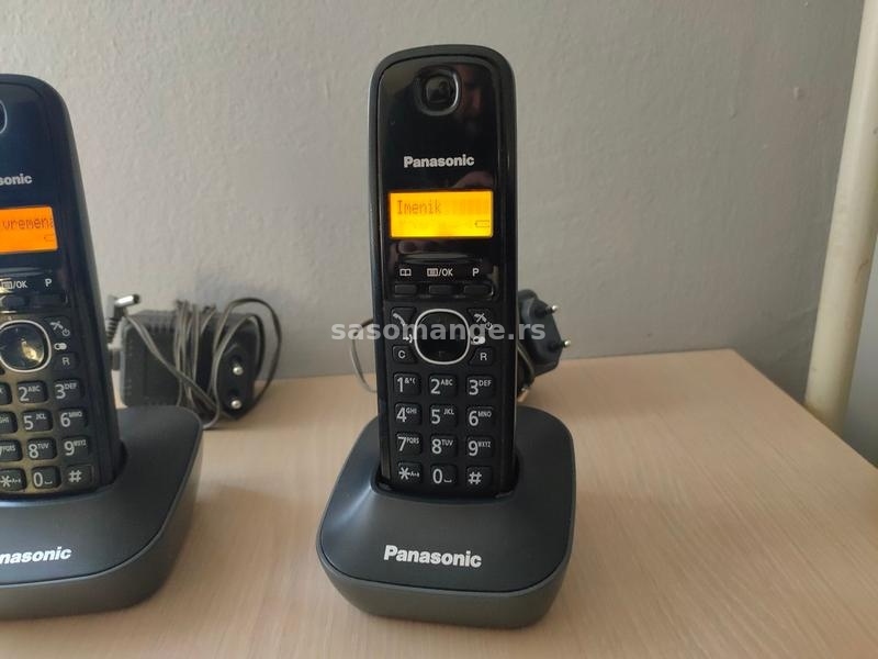 Panasonic bezicni telefon sa 2 slusalice KxTg1611fx.