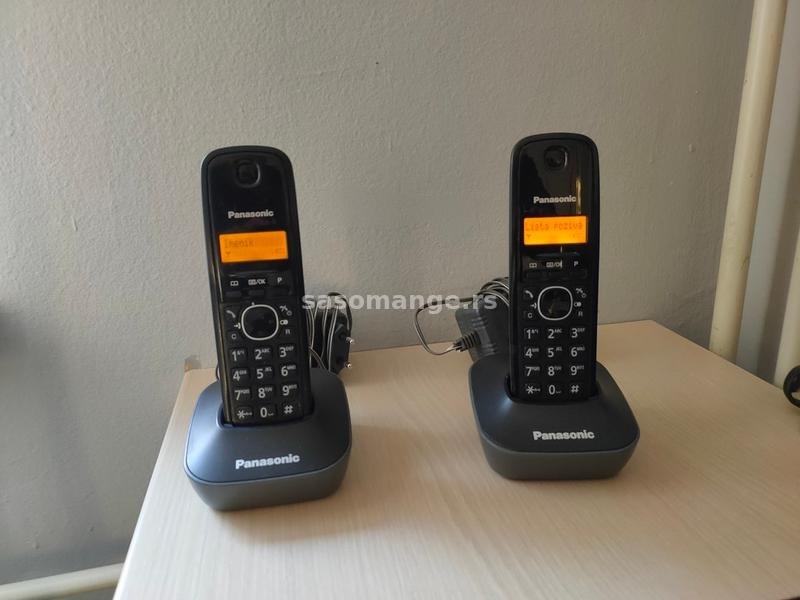 Panasonic bezicni telefon sa 2 slusalice KxTg1611fx.