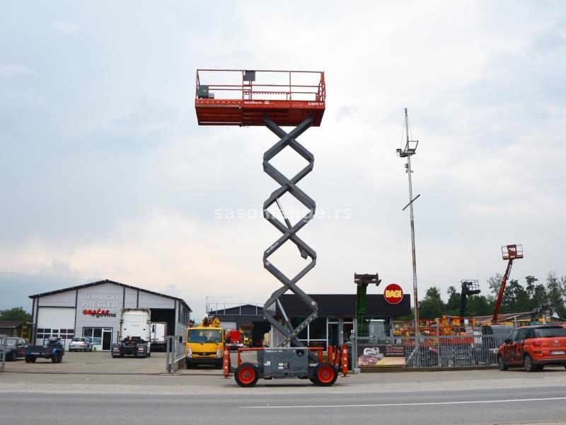 Makazasta platforma za rad na visini SKYJACK SJ6832RT 2015. godište
