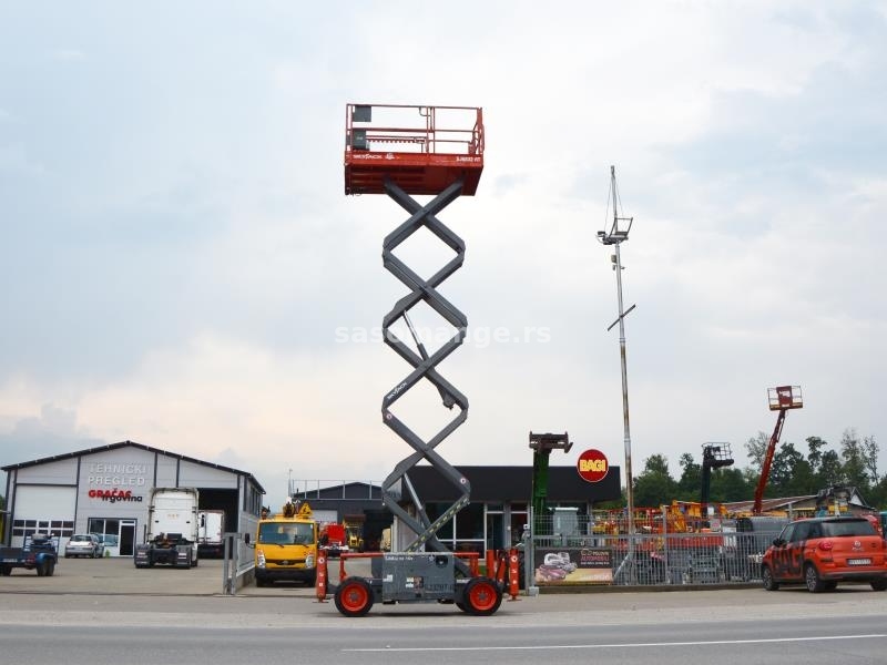 Makazasta platforma za rad na visini SKYJACK SJ6832RT 2015. godište