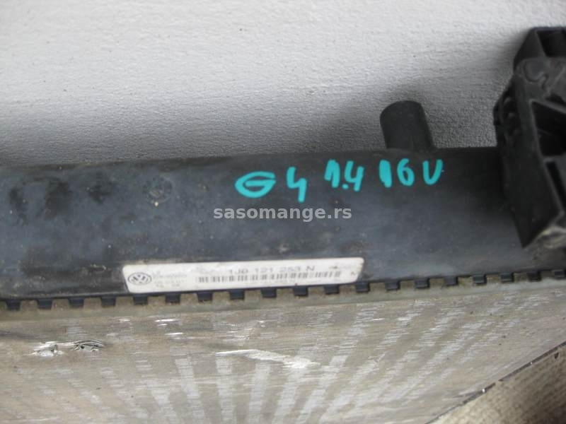 Golf 4 1.4 16 v hladnjak motora i klime polovni ispravni originalni