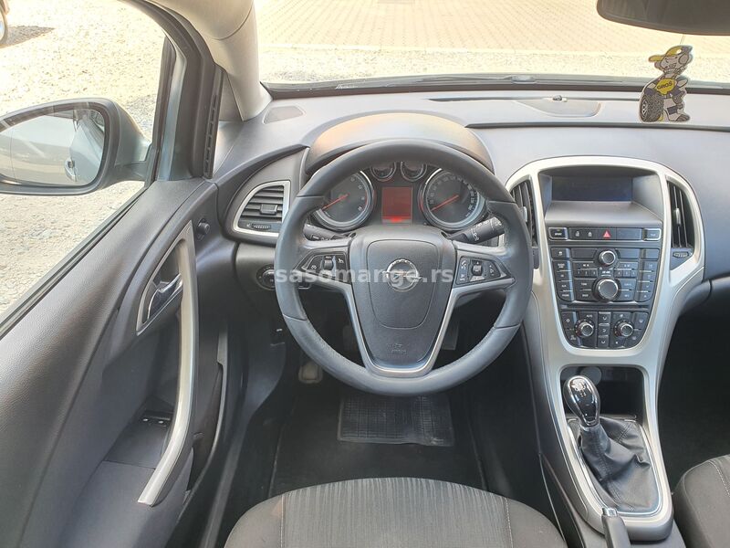 Opel Astra J 1.6 16V