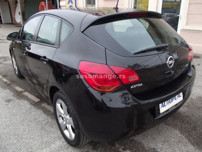 Opel Astra J 1.7 CDTI 6B NOV