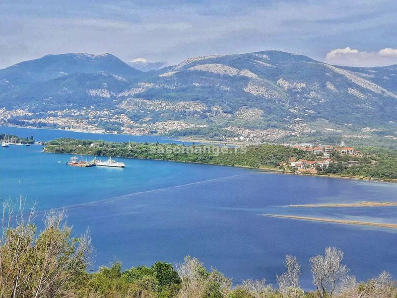 Izvanredan plac uz more na jedinstvenoj lokaciji, Tivat