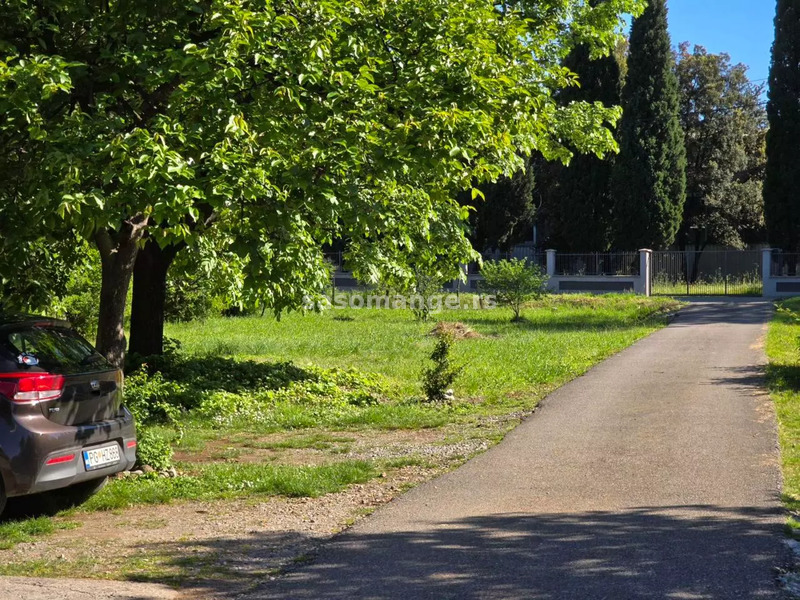 Plac na atraktivnoj lokaciji Tološi, Podgorica