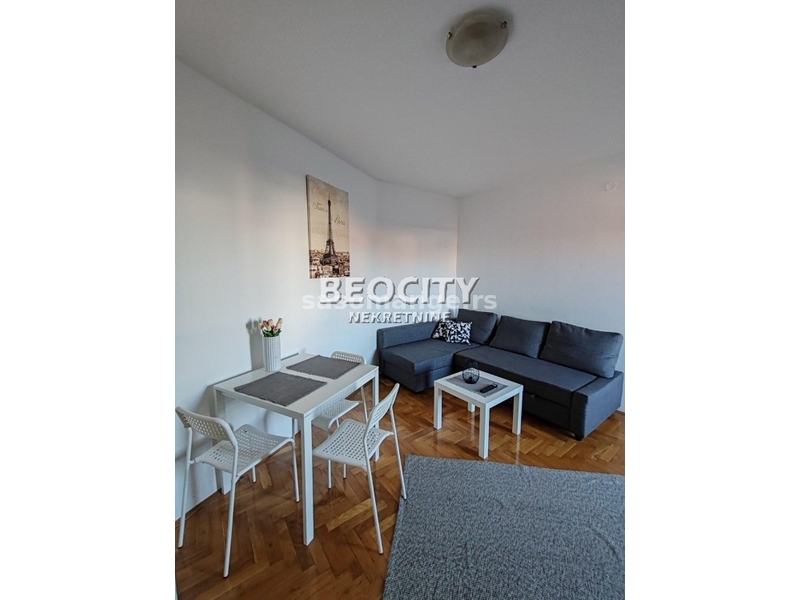 Novi Sad, Bulevar patrijarha Pavla, , 1.5, 35m2